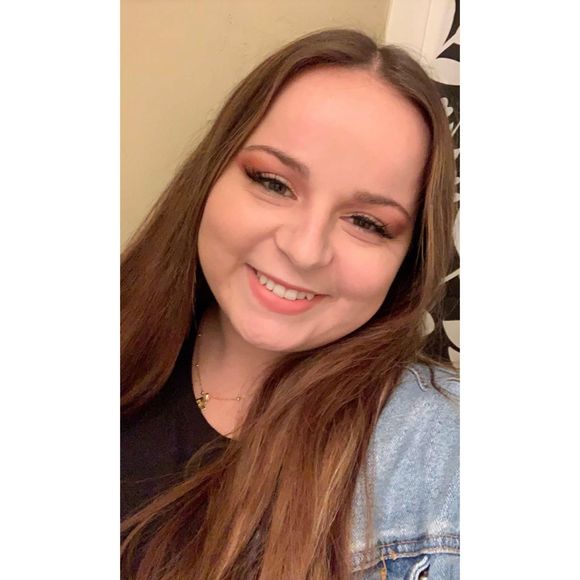 Meet your Posher, Miriah - Picture 1 of 1